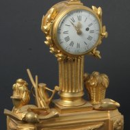 18de eeuwse pendulette met 17e eeuws oignon horloge werk, gesigneerd 'Gaudron a Paris'