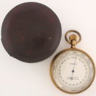 Hoogtemeter met thermometer en kompas in etui.